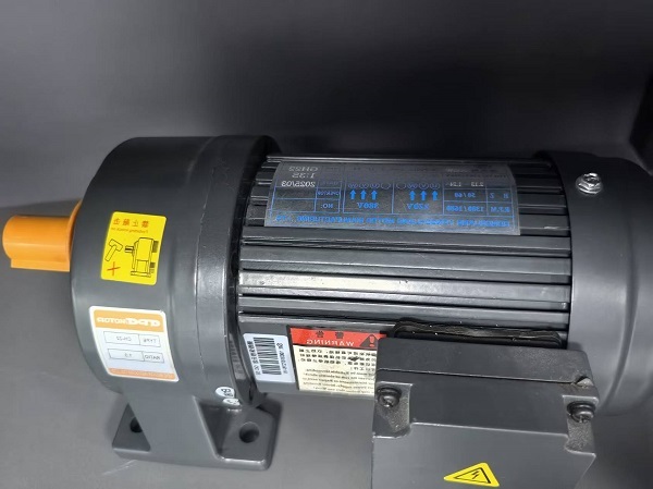 智能高速裱紙壓床機減速電機.jpg 智能高速裱紙壓床機減速電機.jpg